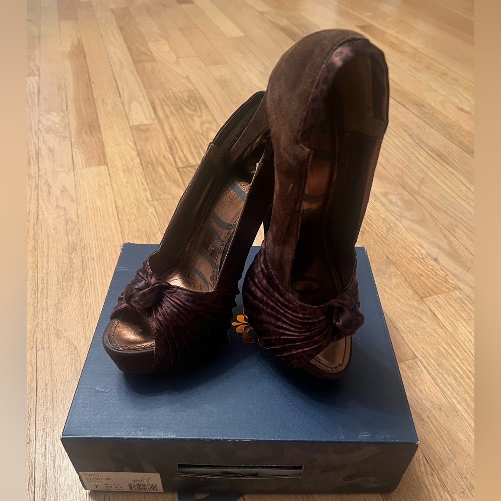 Deréon Heels Size 7 Brown